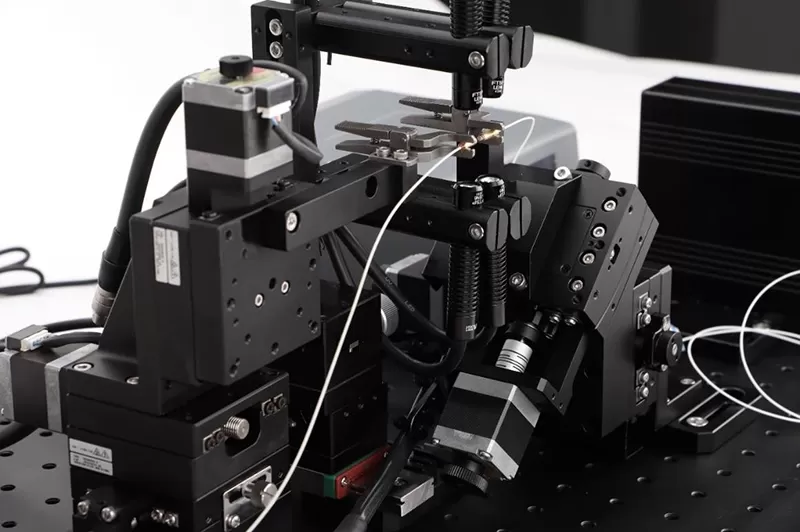 WDM器件自动封装系统(图3)